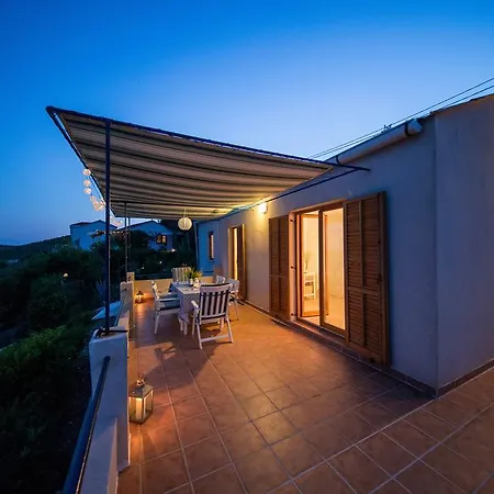 House Vissa Ferienhaus *